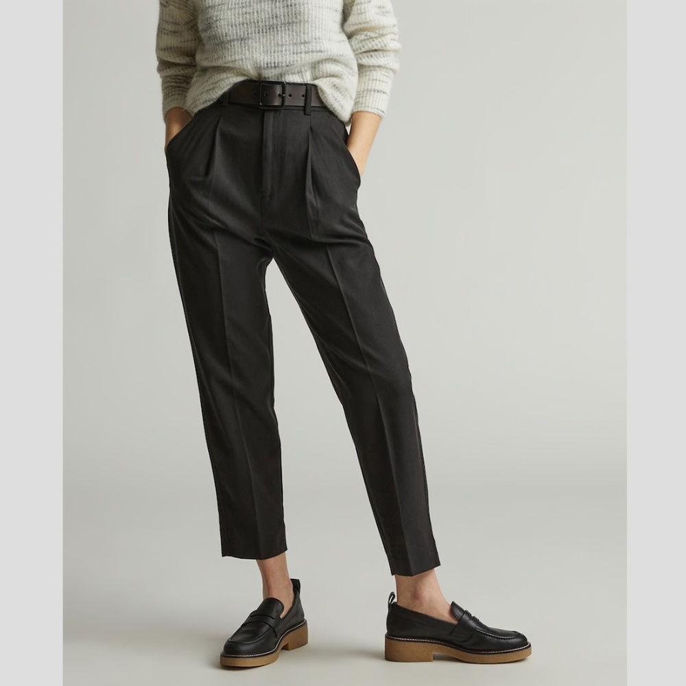 Everlane Black Cropped Pleated Ankle Trousers